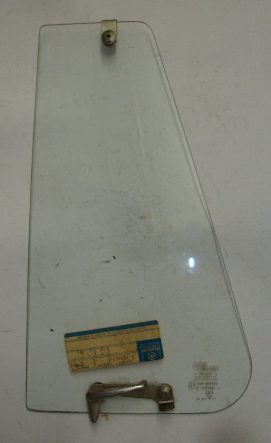 Pivoted ventillation window, right side, Ape AE3T - AE01T - MPM1T>MPM2T- MPF1T - MPV1T>MPV2T - MPR2T - MPF1T , NOS