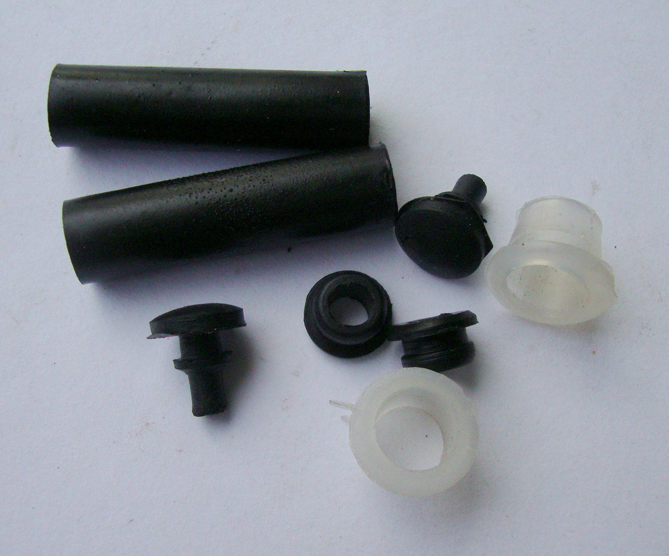 Kit bushes / tube for spare wheel and engine cowl, Vespa 125 / 150 / 160 / 180 / 200