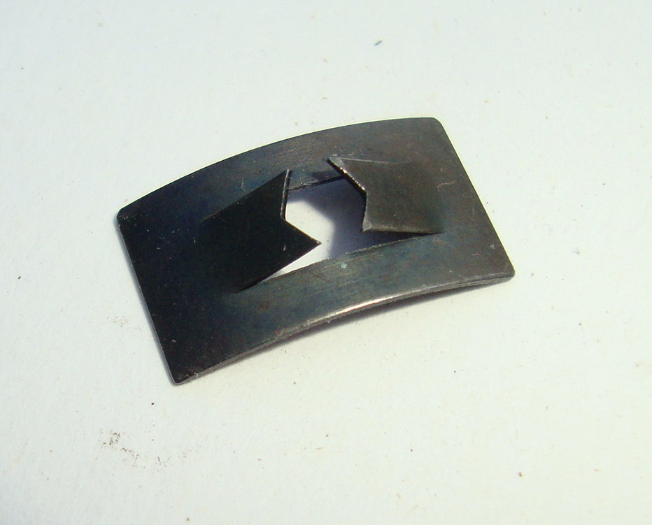 Sicherungsblech für Schriftzug