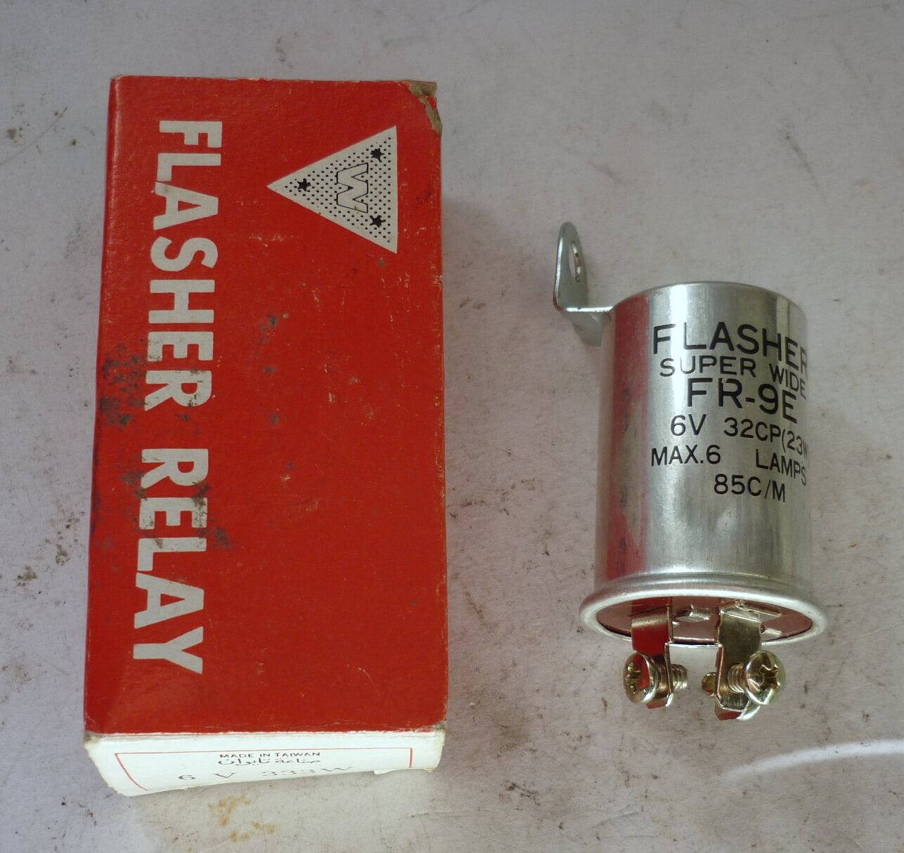 Thermic switch for indicators, ROLUX, srew contacts and fuse socket, 6 V 20 W; NOS
