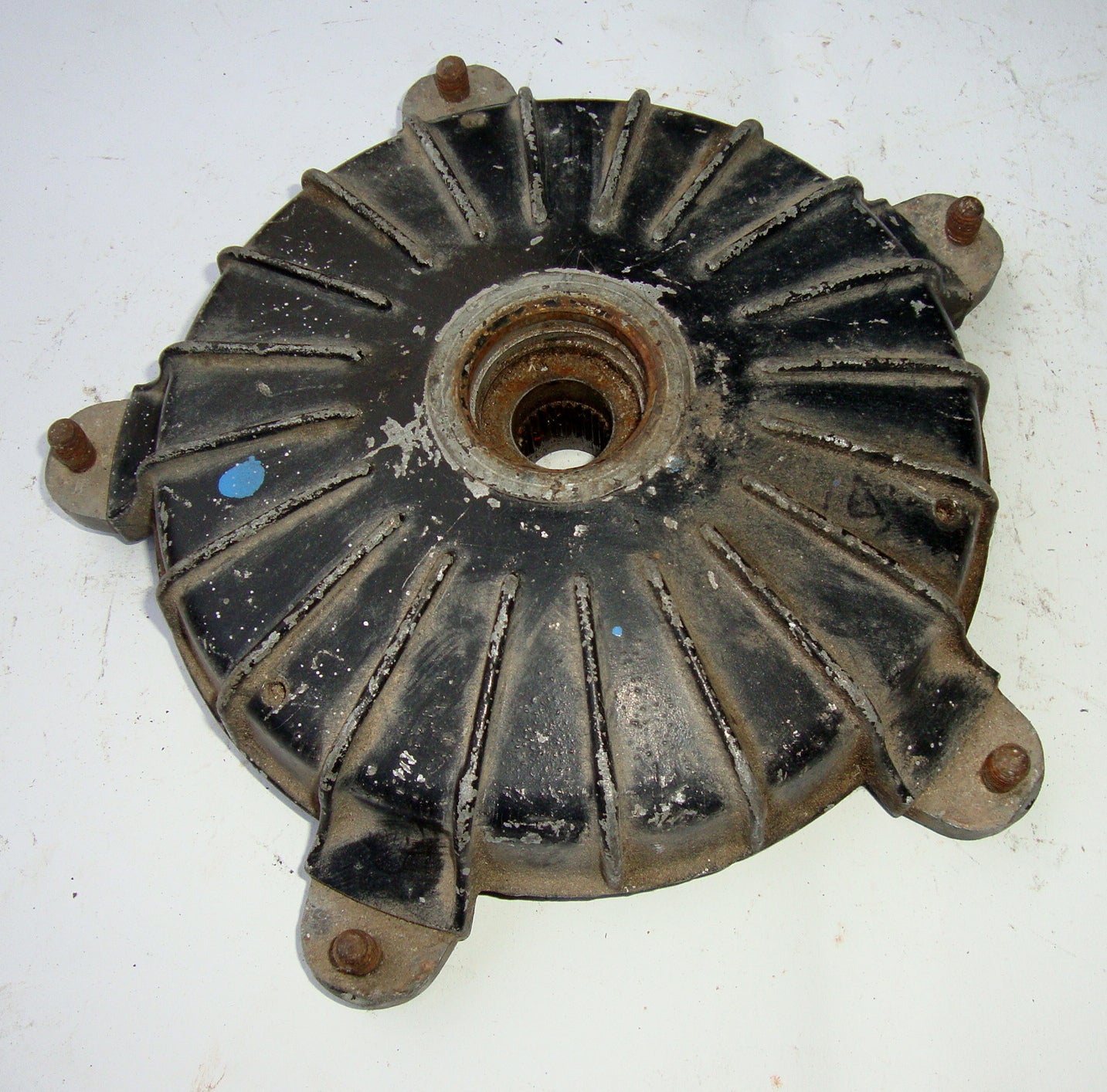 Rear brake drum, PIAGGIO. Vespa 50 / 80 / 90 / 100 / 125 PV - ET3
