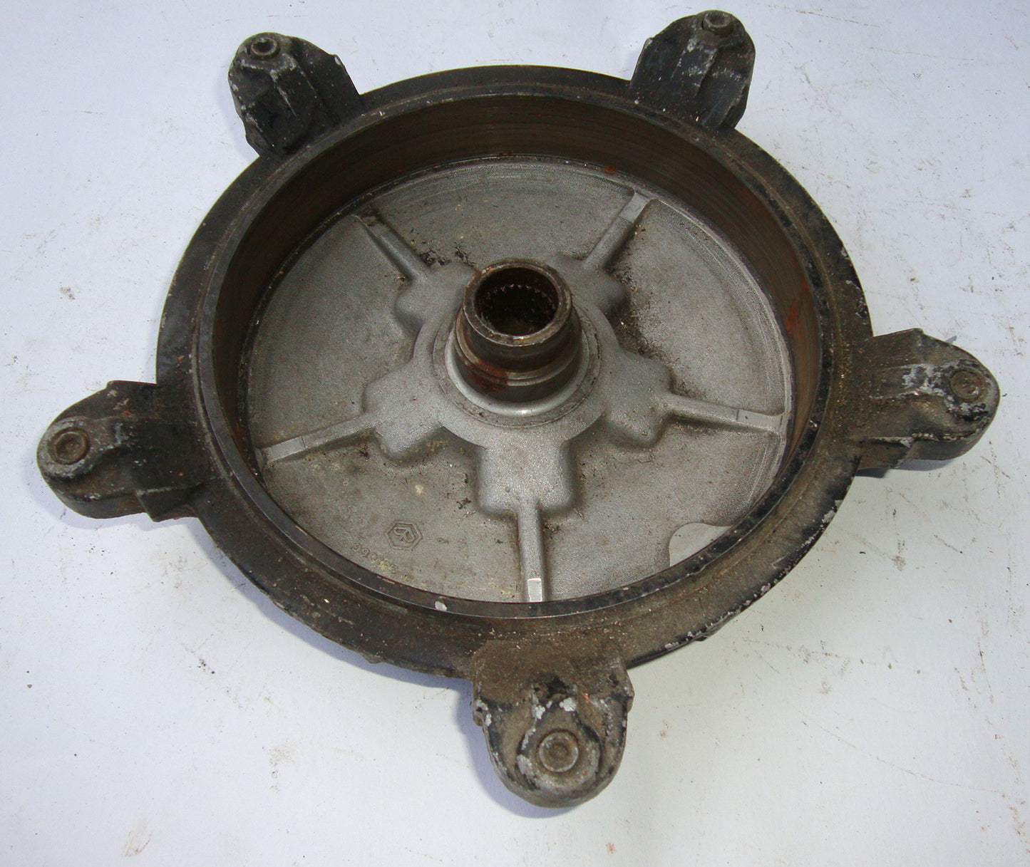 Rear brake drum, PIAGGIO. Vespa 50 / 80 / 90 / 100 / 125 PV - ET3