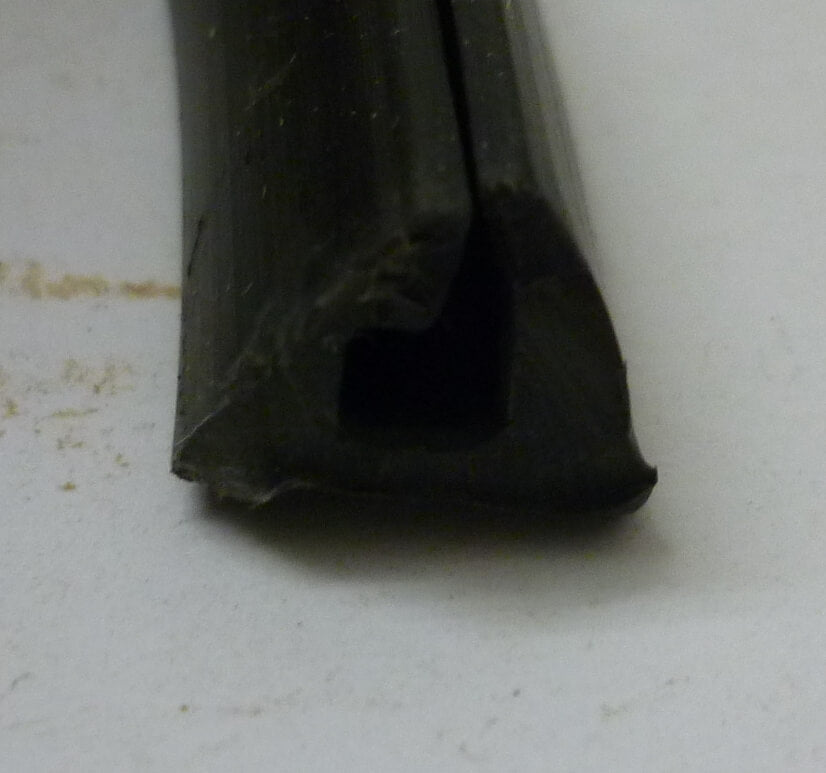 Guarnizione vano bagagli, nera, ROLLERLADEN, Vespa 125 - TS / GS 160 / 180 SS / 180-200 Rally / PX / T5