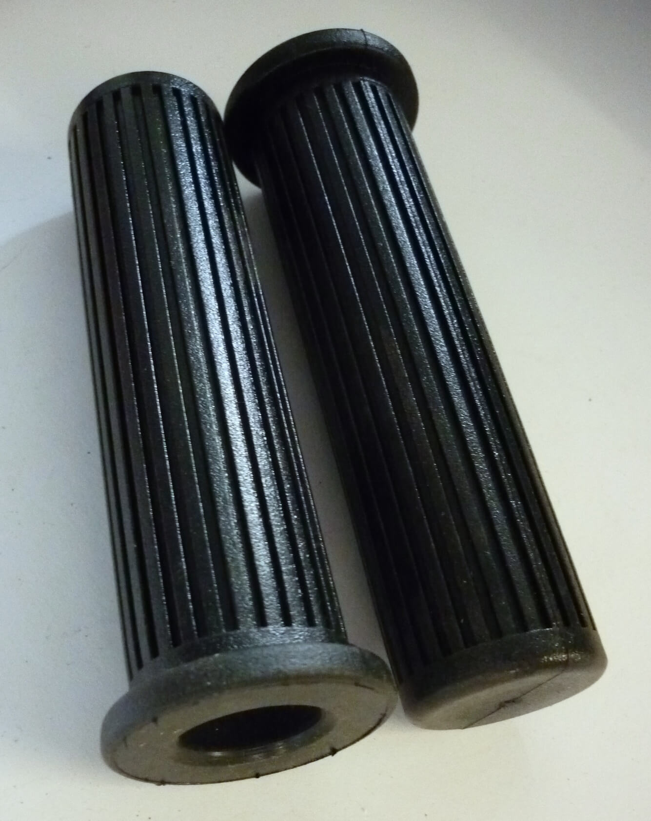 Grip, Vespa 125 / 150 / 180 / 200, 24 mm, black