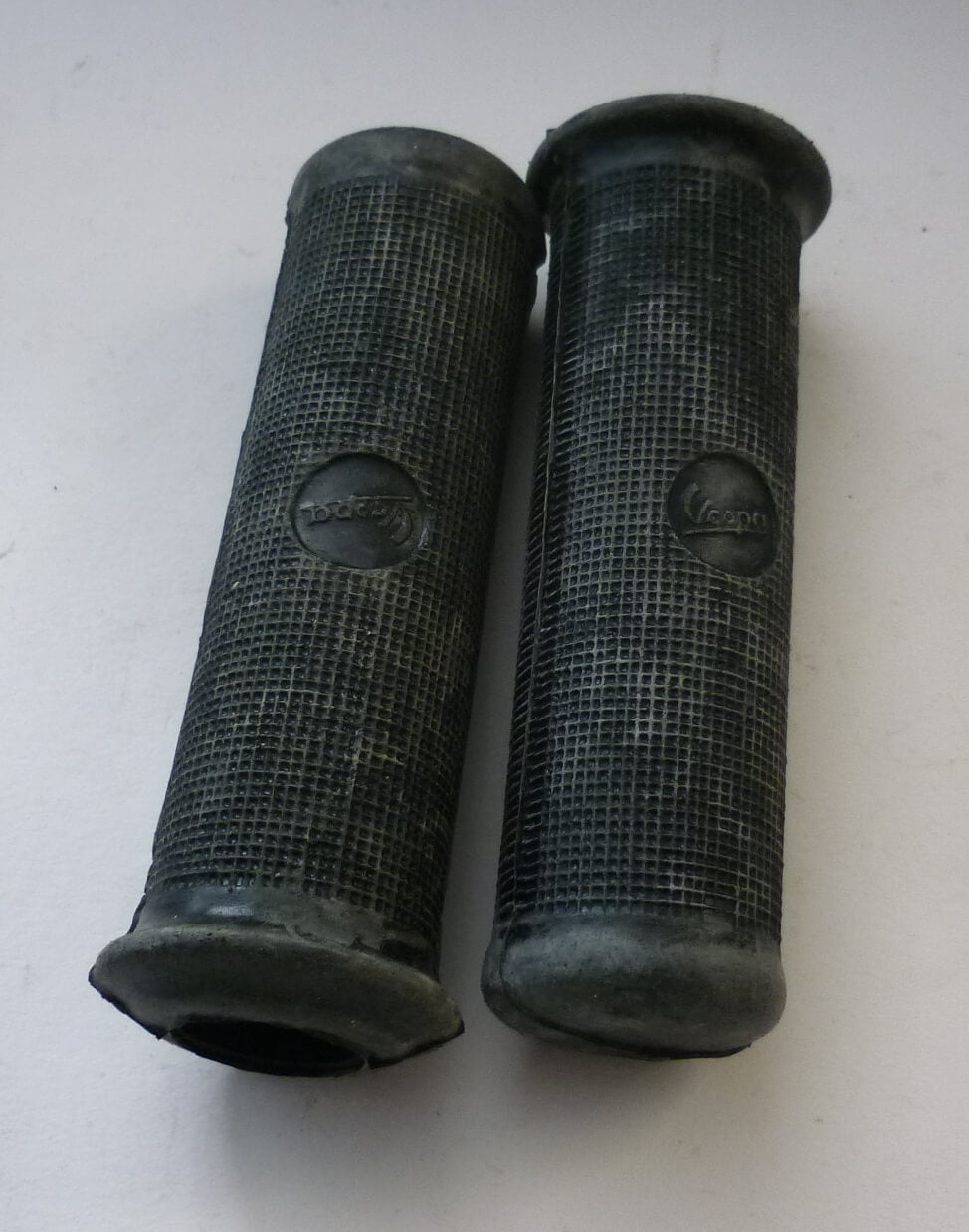 Grip, "Vespa", premium quality, black, 22 mm, Vespa GS3 / GS4 / T2-4