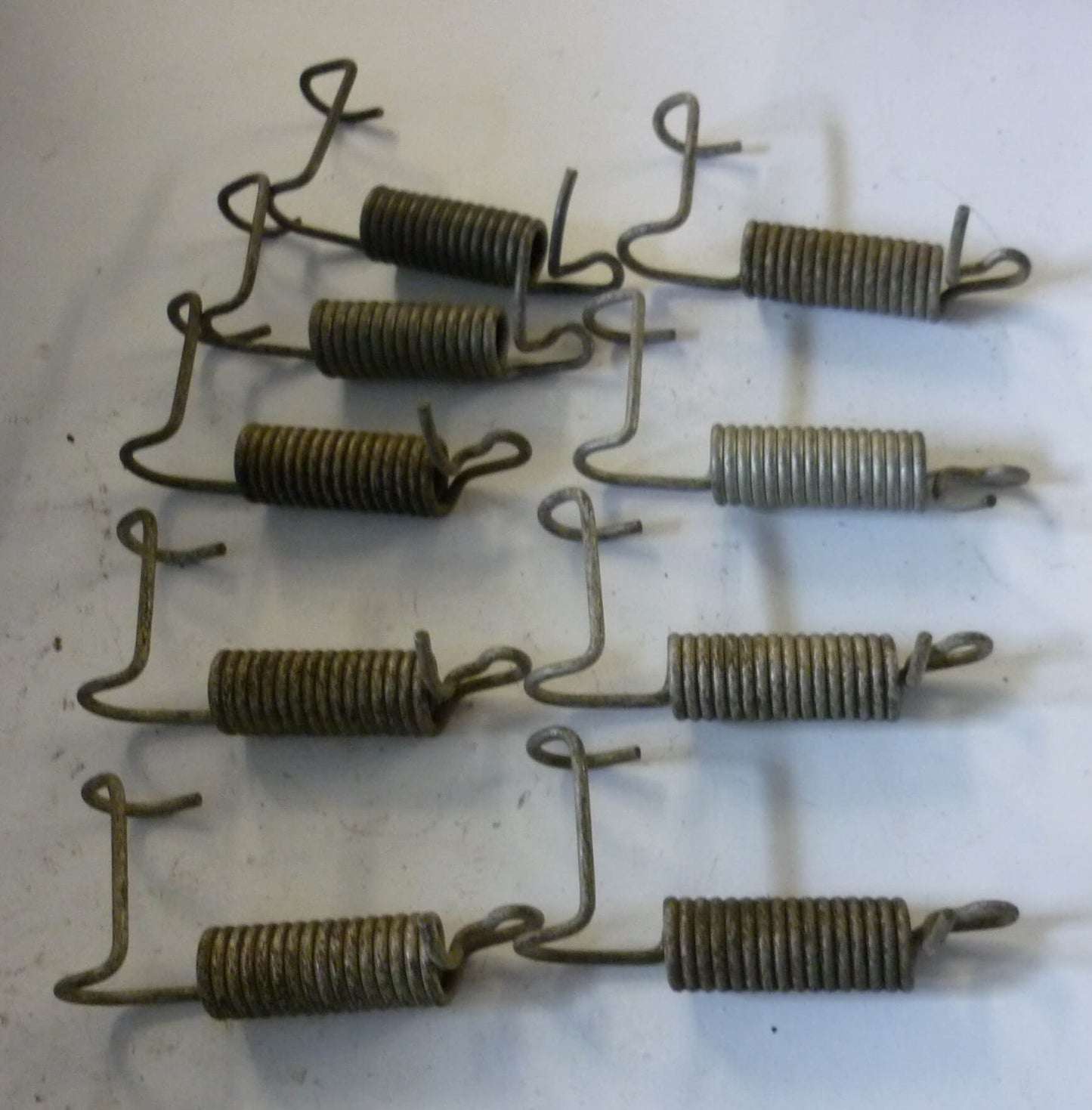 Right spring for central stand, patina, Vespa 125 1948 > 1957 / 150 1954 > 1958, used