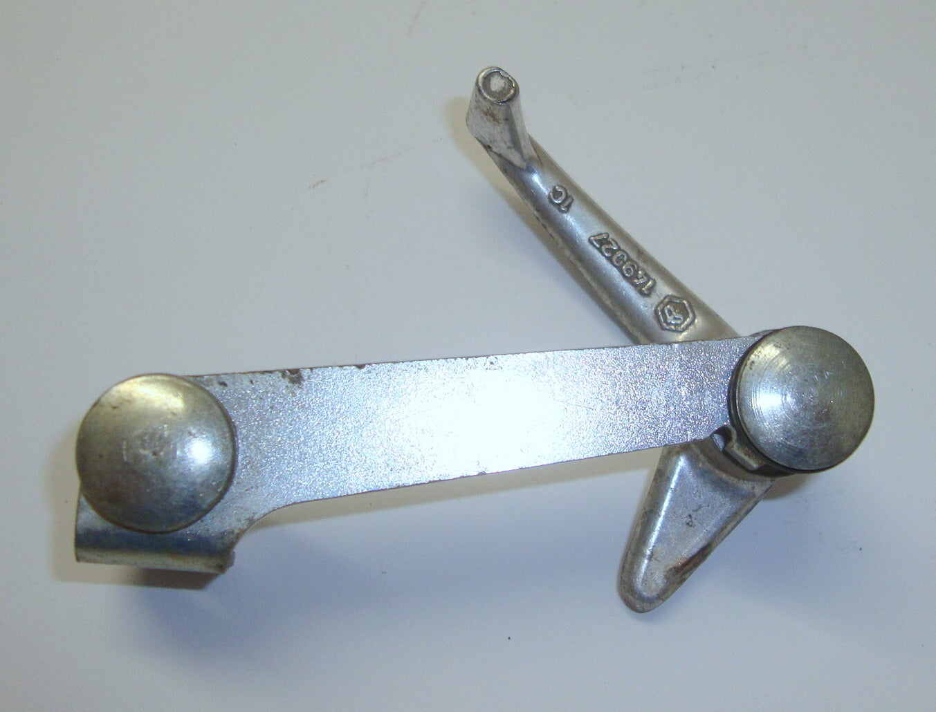 Lever, pivoted ventillation window, left side, Ape AE3T - AE01T - MPM1T>MPM2T- MPF1T - MPV1T>MPV2T - MPR2T - MPF1T , NOS