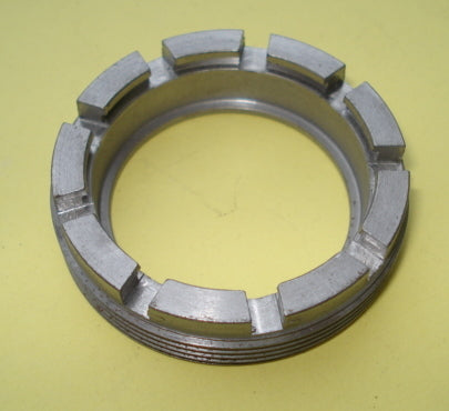 Kronenmutter Hinterachslager, Vespa 125 / 150