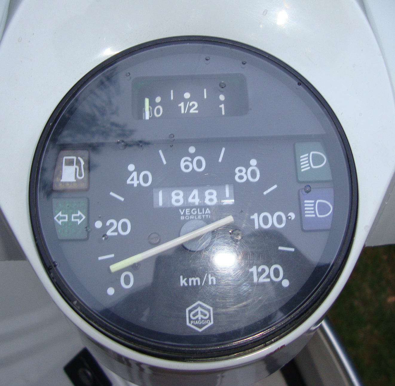 Vespa PX80E Lusso, white