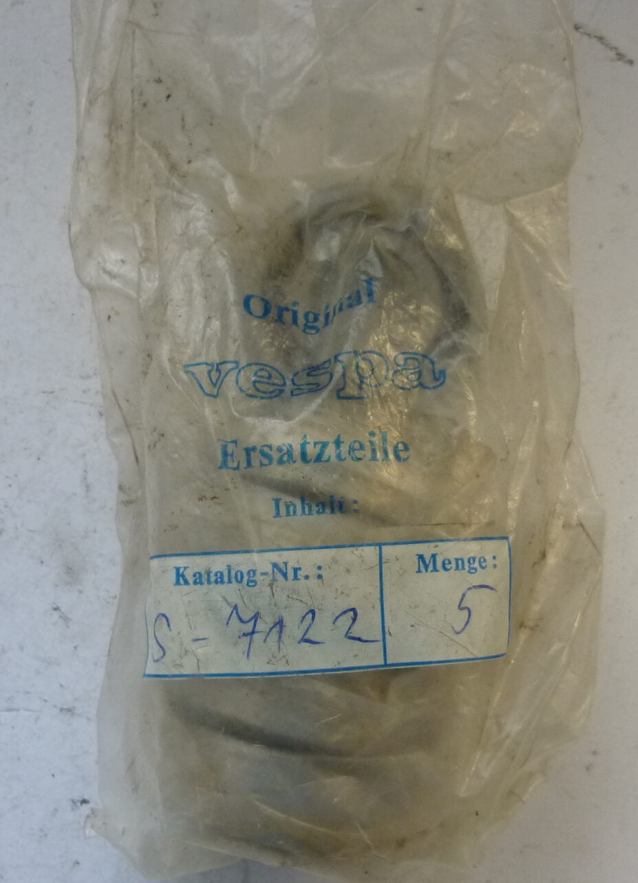 Rear wheel axle, M 8, Ape AB - AC - AD - APA - APB - APC, NOS