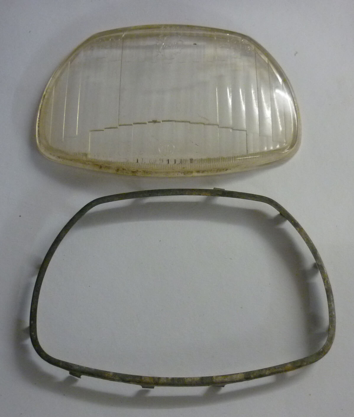 Headlampglass, frame, SIEM, Vespa 125 GT - 150 GL - 150 Sprint - 180 SS, used