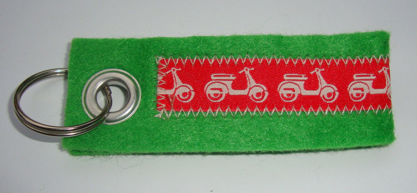 Key ring, felt, green, Vespa, red white