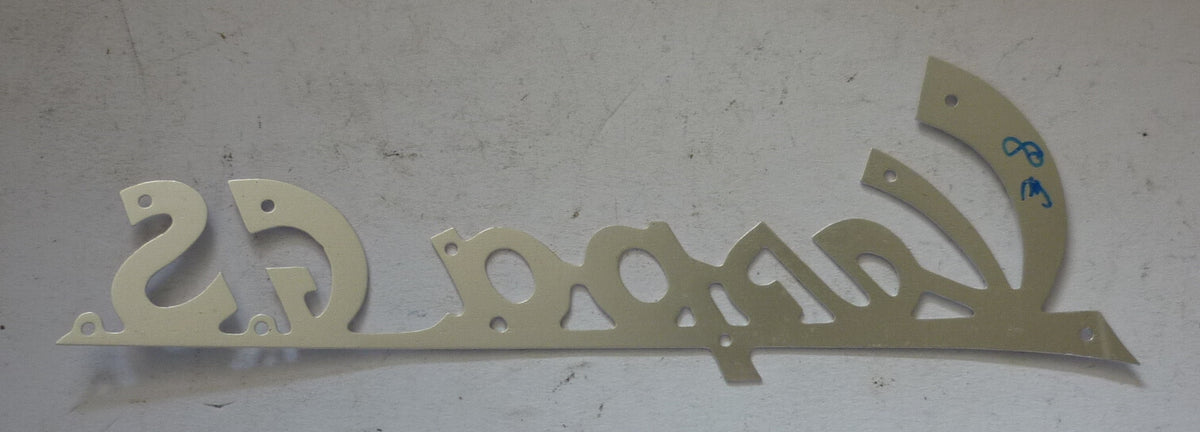 Schriftzug mit Bohrungen, kursiv, Aluminium, "Vespa GS"
