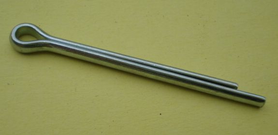 Split pin for drive shaft / front wheel assle