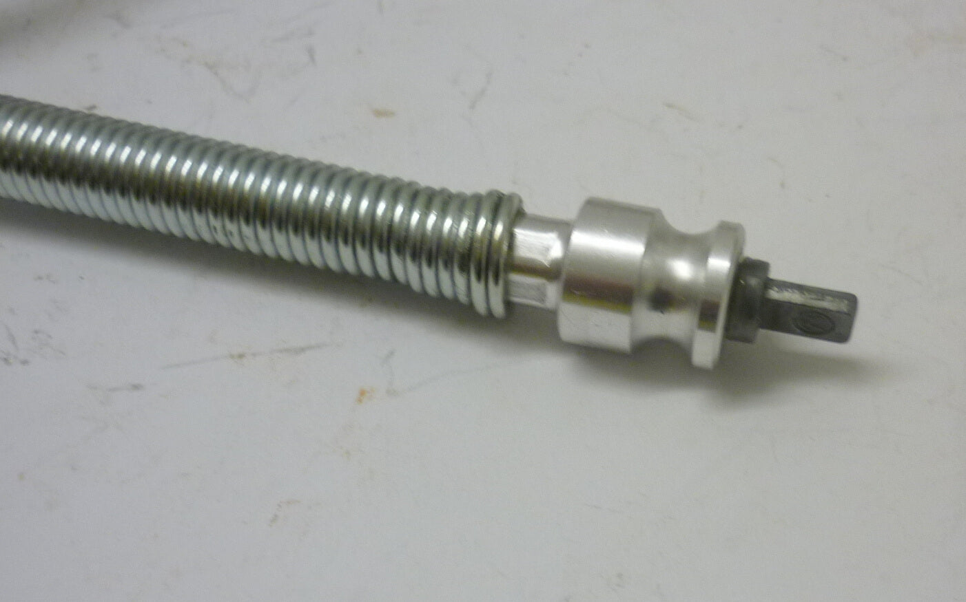 Qualitativ hochwertige Tachowelle, 1350 mm, Hülle, Kunststoffbeschichtet, grau, Hoffmann Vespa für Tacho im Beinschild