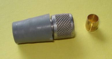 Lower nut for speedometer transmission