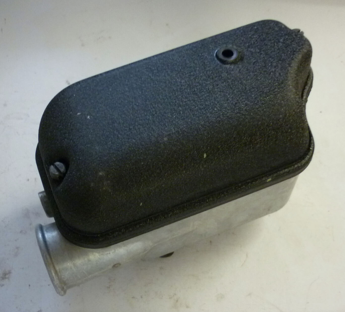 Air cleaner, carburettor casing with choke flap, complete, Vespa 150 VBA1M - VBB1M - VGLA1M, NOS