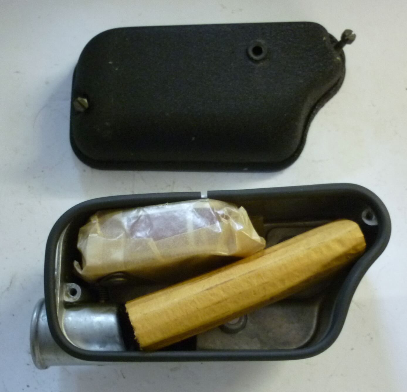Air cleaner, carburettor casing with choke flap, complete, Vespa 150 VBA1M - VBB1M - VGLA1M, NOS
