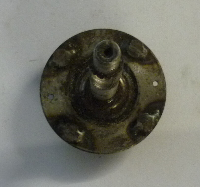 Front wheel axle, studs M8, 13 cogs, Vespa 125 VNA-VNB / 150