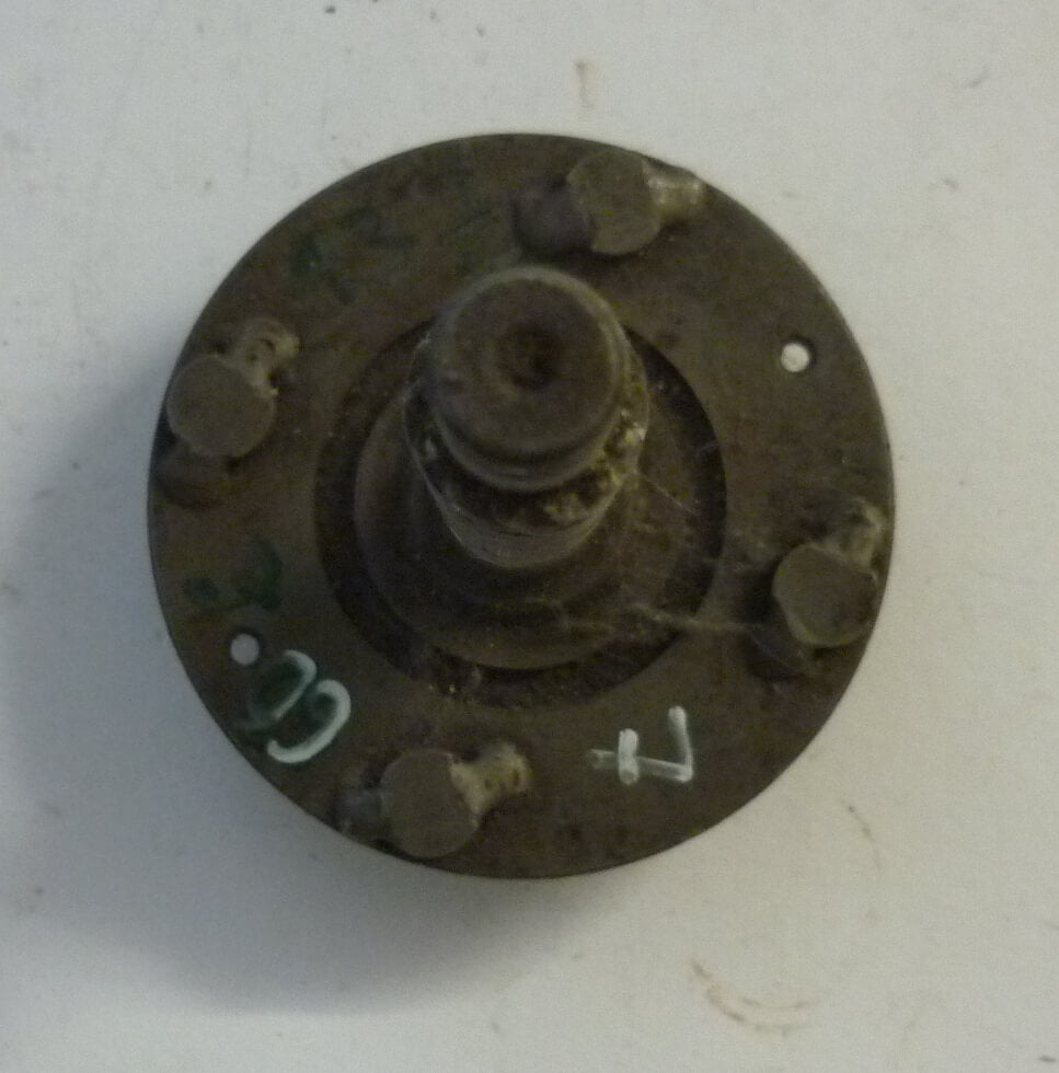 Front wheel axle, studs M8, 13 cogs, Vespa 125 VNA-VNB / 150