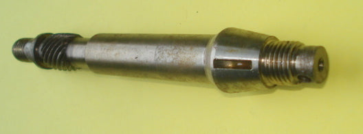 Front wheel axle, Vespa 125 / 150 Super, NOS