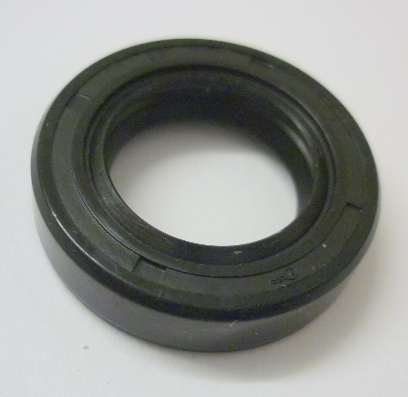 Oil seal, TC 17/28/7 with dust lip