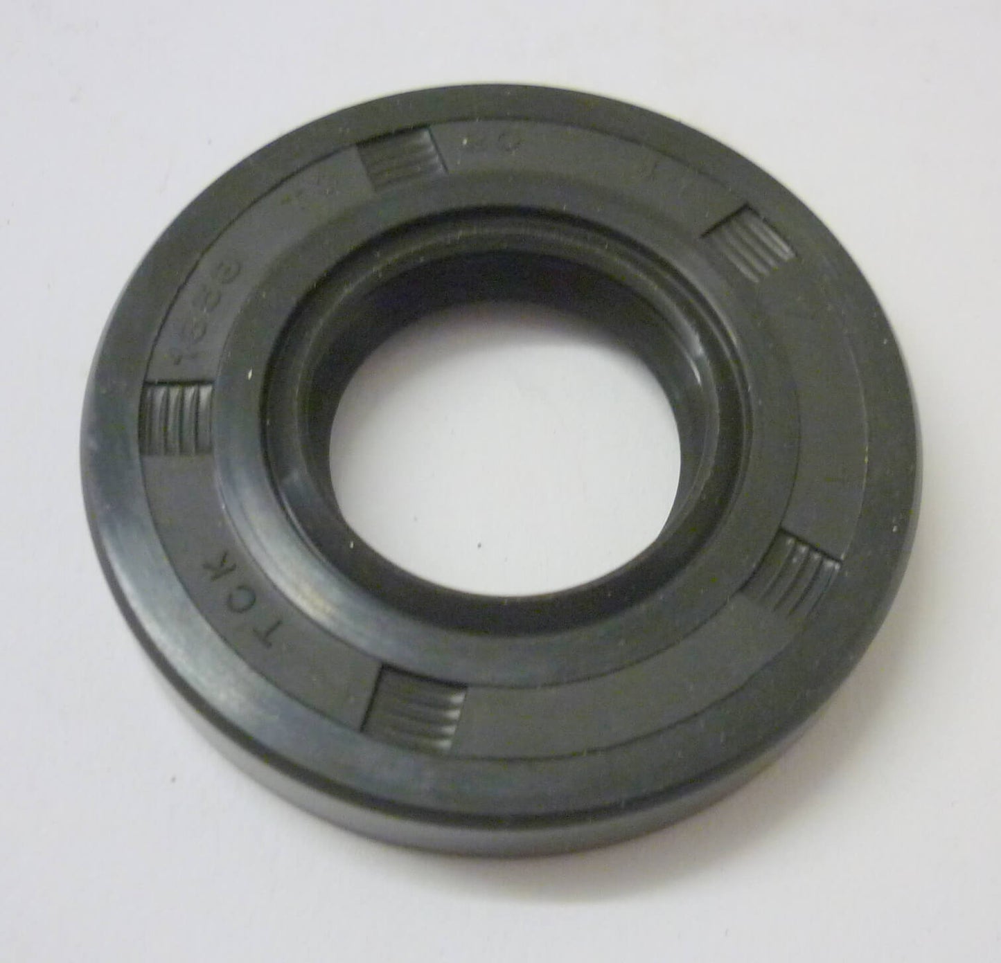 Oil seal, TC 20/42/7 with dust lip