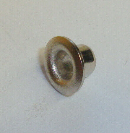 Central Eylet for horn