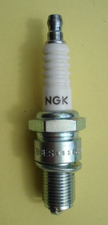 Candela NGK B8ES Passo Lungo Vespa - Motoricambi Soviero - Foto 5