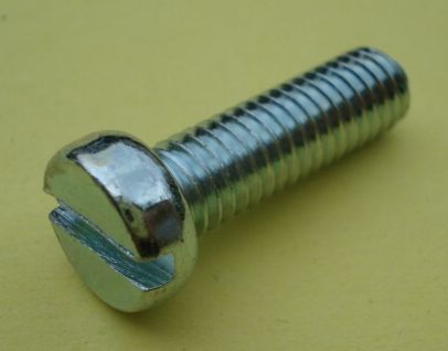 Zylinderkopfschraube mit Schlitz M6 x 20