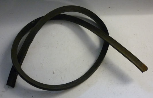 Backengummi, dick, schwarz, 146 cm, Vespa PX 80 / 125 / 150 / 200, Gebraucht