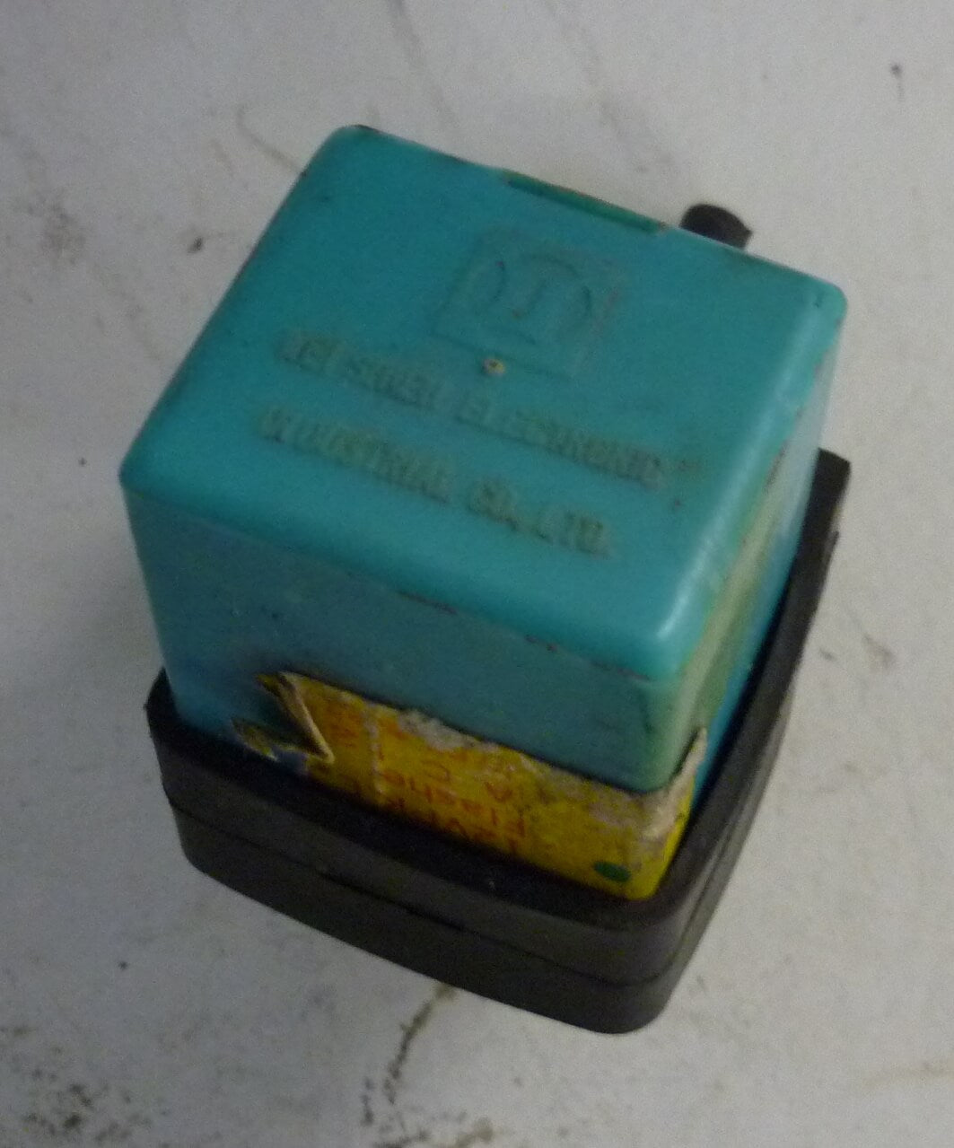 Indicator Relay with bracket, WEI SHEA - PIAGGIO, Vespa P X80-200 /​ PE / ​Lusso /​ T5 /​ Cosa