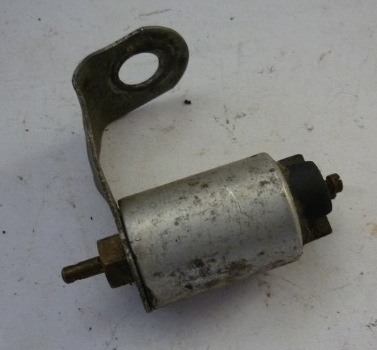 Bremslichtschalter, rund, mit Anschraublasche, auf Zug schließend, Gebraucht, Patina