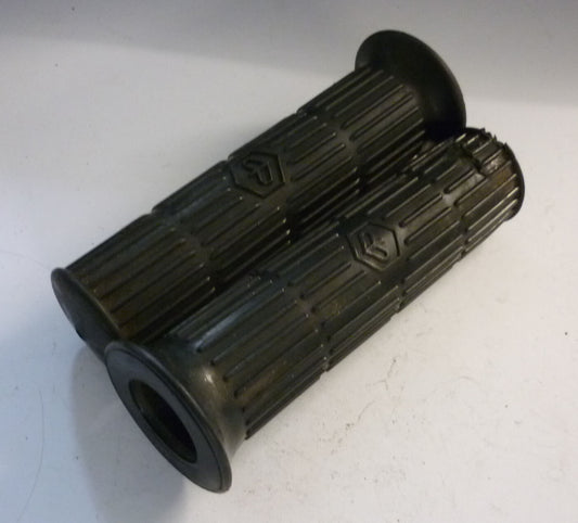 Grip, Vespa 125 / 150 / 180 / 200, 24 mm, black