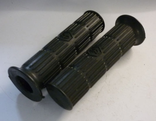Grip, Vespa 125 / 150 / 180 / 200, 24 mm, black
