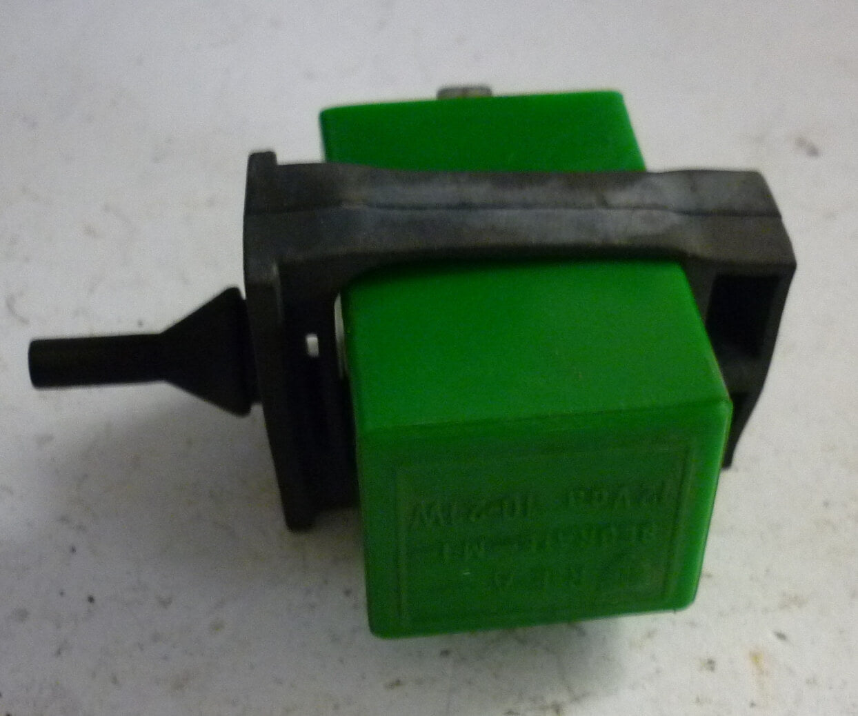 Bracket indicator relay, Vespa P X80-200 /​ PE / ​Lusso /​ T5 /​ Cosa