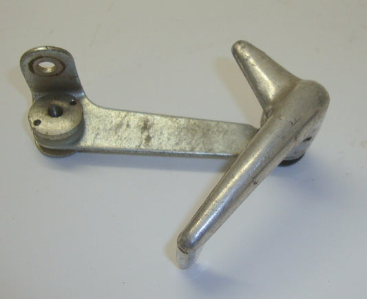 Lever, pivoted ventillation window, left side, Ape  AE3T - AE01T - MPM1T>MPM2T- MPF1T - MPV1T>MPV2T - MPR2T - MPF1T , NOS