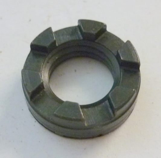 Ring nut for clutch