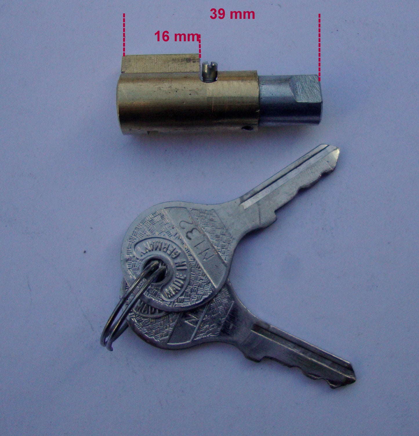 Lenkschloss, 4 mm, NEIMANN Repro, Vespa 50 / 80 / 90 / 100 / 125 / 150 / 180 / 200 / PX