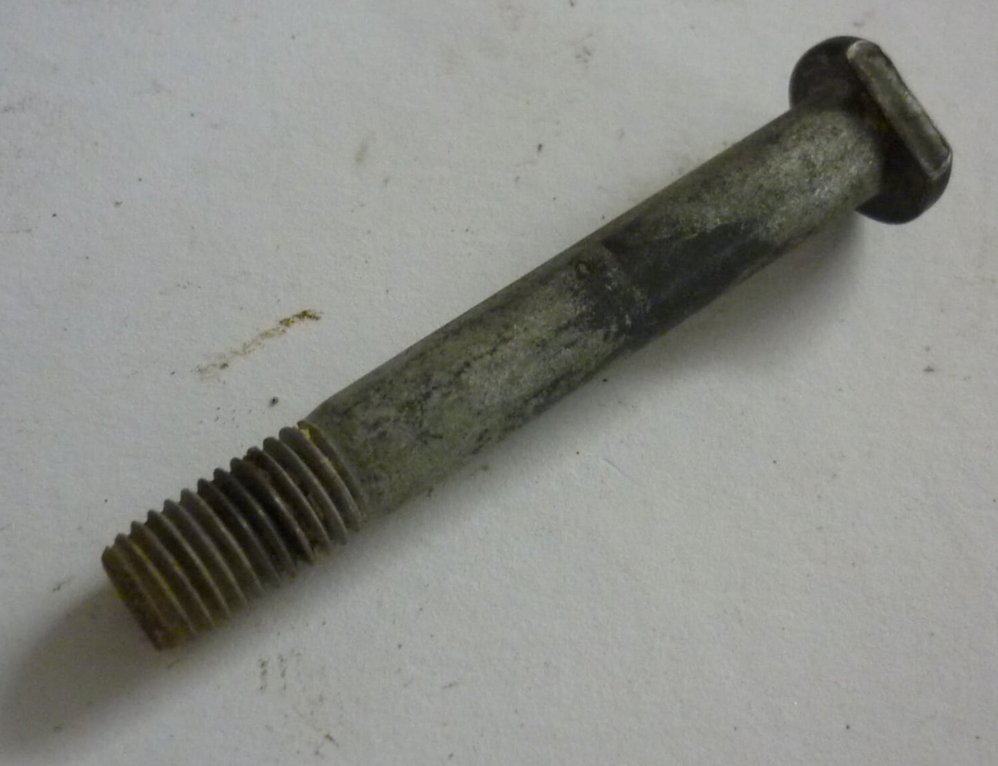 Srew, engine case, cadmium plated, M7 x 42