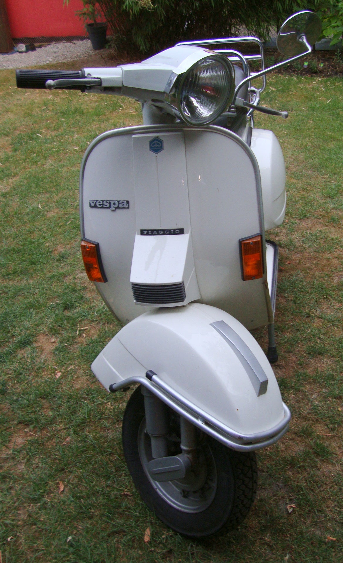 Vespa PX80E Lusso, white