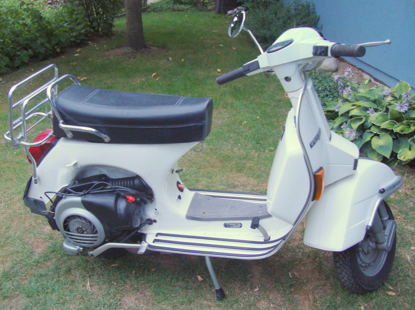 Vespa PX80E Lusso, white