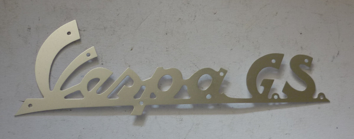 Schriftzug mit Bohrungen, kursiv, Aluminium, "Vespa GS"