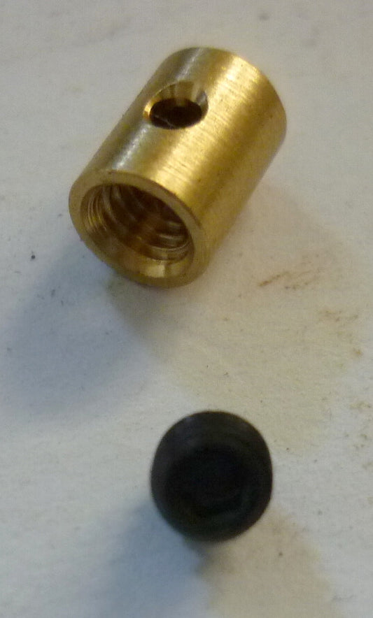 Schraubnippel mit Innensechskant-Madenschraube, Gasseilzug im Lenkkopf,  Ø 5,5 x 7,5 mm, Bohrung   Ø 2 mm im Lenkkopf