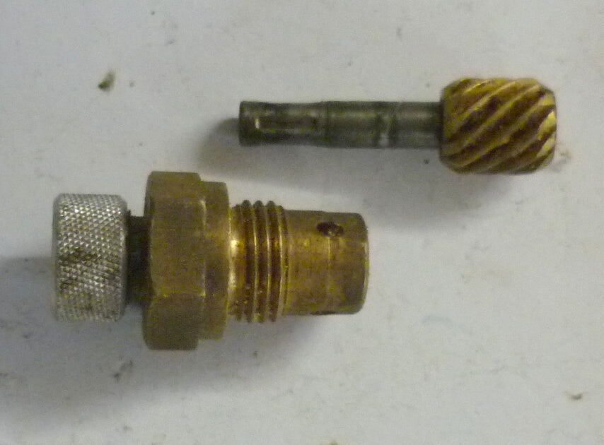 Tachoantrieb, Tachoritzelführung, Messing, 11 Zähne, Vierkant 2,7 mm, Vespa 125 / 150, NOS