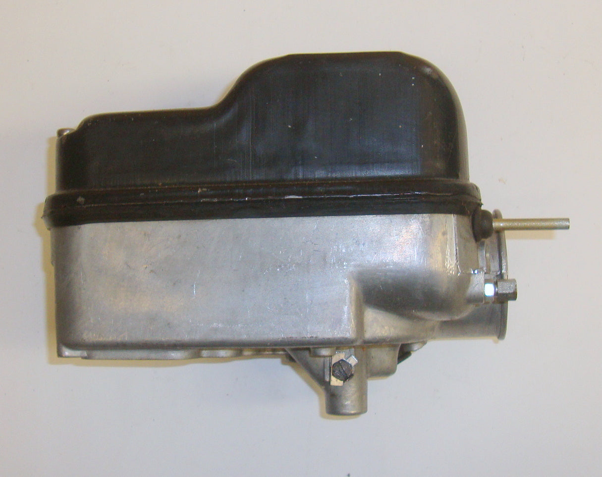Vergaserwanne mit Öpumpe + Vergaserwannendeckel, Vespa PX 200 Lusso