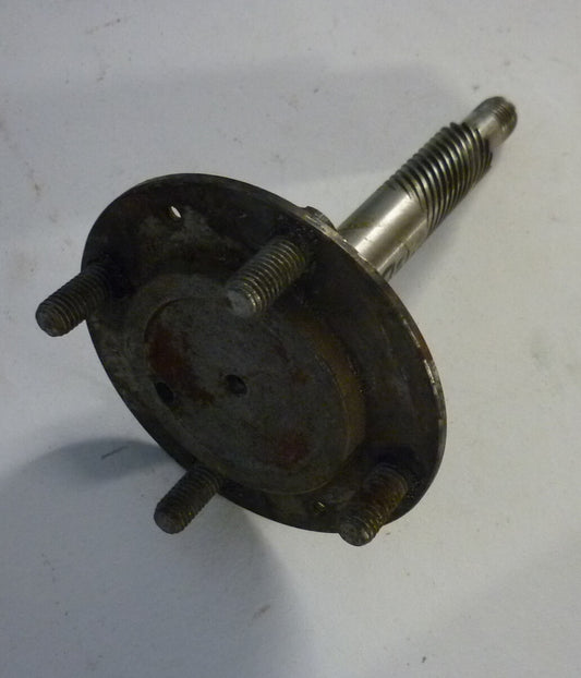 Front wheel axle, studs M8, 13 cogs, Vespa 125 VNA-VNB / 150