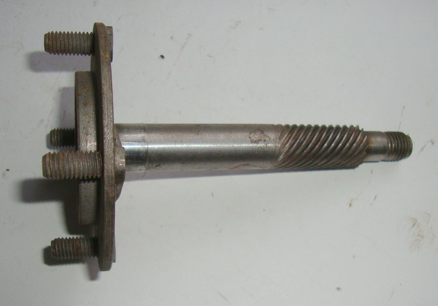 Front wheel axle, studs M8, 13 cogs,  Vespa 125 VNA-VNB / 150