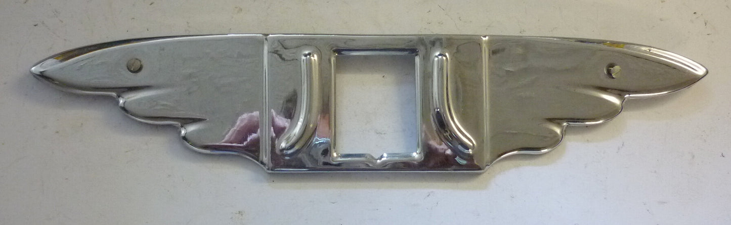Zierflügel, Dekoration, Piaggio-Emblem, Blech, geprägt, verchromt, Vespa 125 / 150, NOS