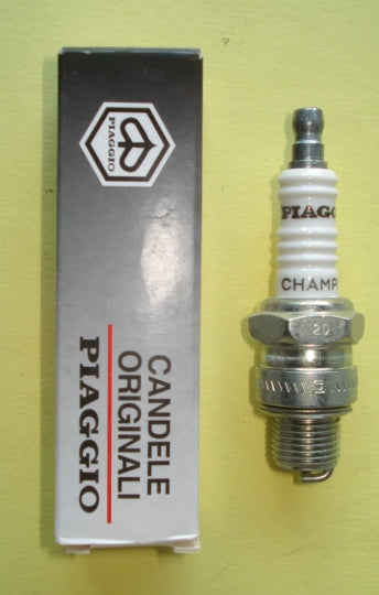 Spark plug, PIAGGIO / Champion, P 82 M